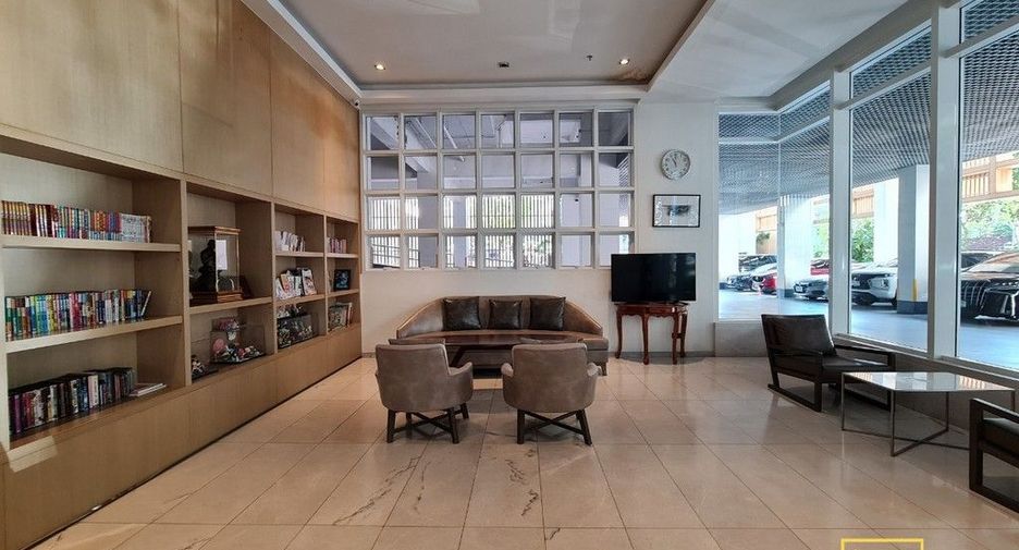 For rent 1 bed serviced apartment in Watthana, Bangkok