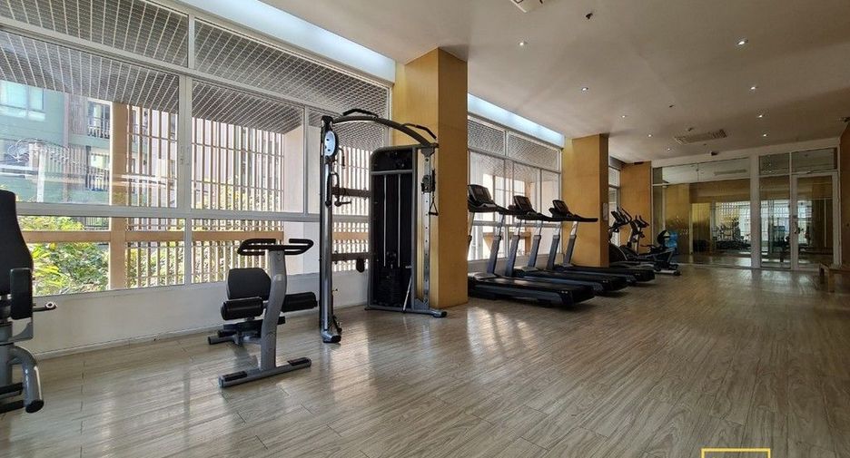 For rent 1 bed serviced apartment in Watthana, Bangkok