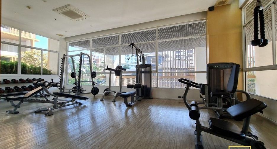 For rent 1 bed serviced apartment in Watthana, Bangkok