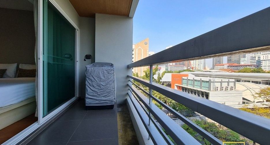 For rent 1 bed serviced apartment in Watthana, Bangkok