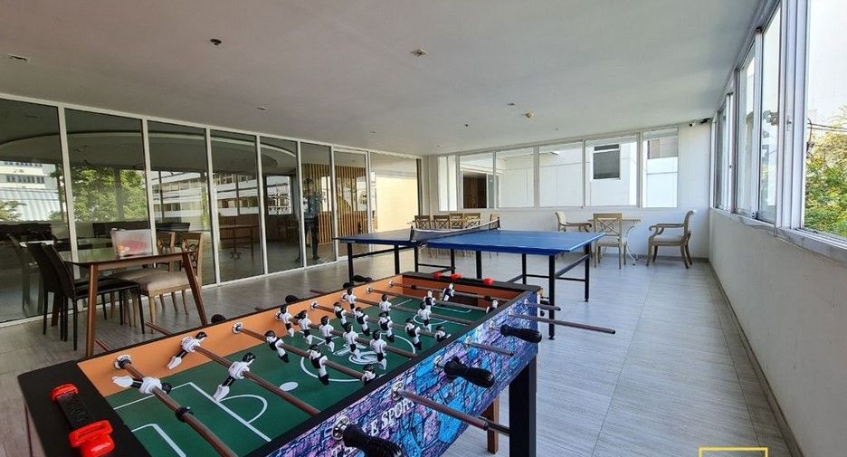 For rent 1 bed serviced apartment in Watthana, Bangkok