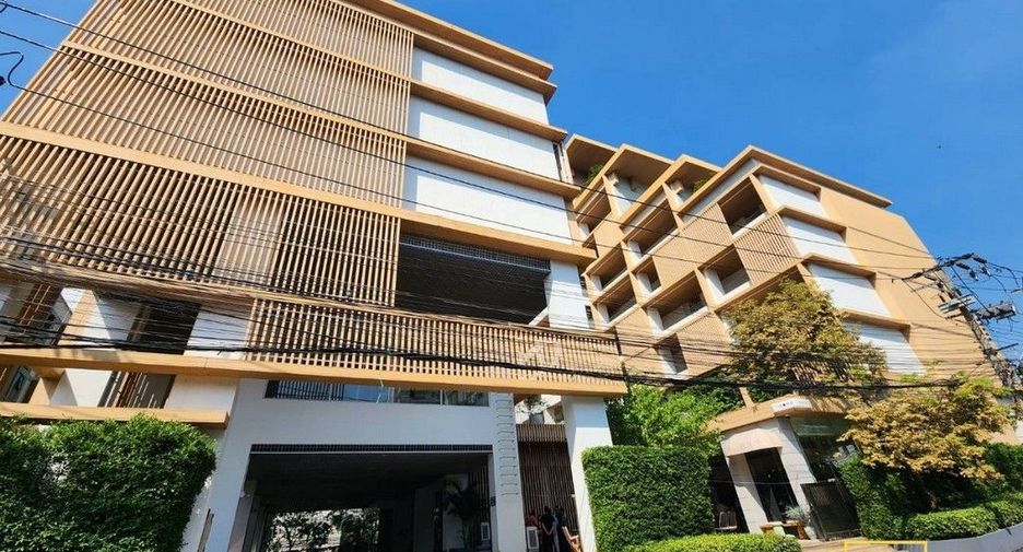 For rent 1 bed serviced apartment in Watthana, Bangkok
