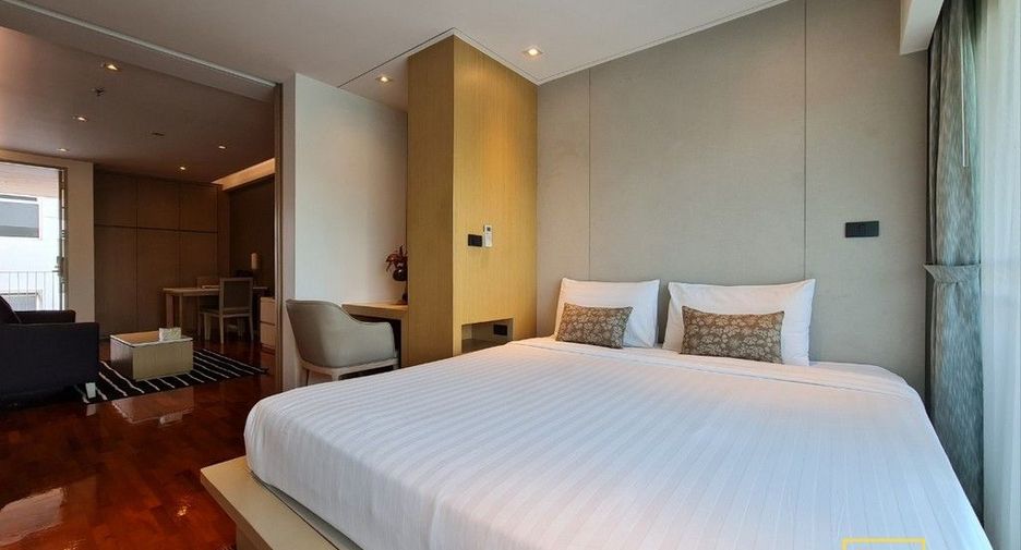 For rent 1 bed serviced apartment in Watthana, Bangkok