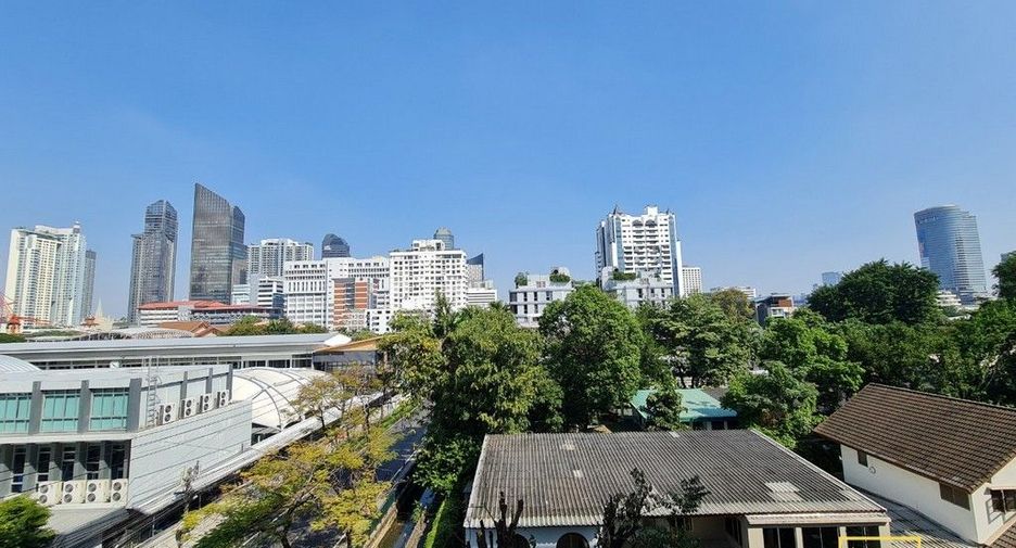 For rent 1 bed serviced apartment in Watthana, Bangkok