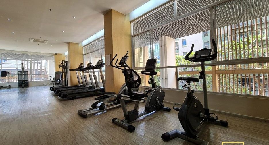 For rent 1 bed serviced apartment in Watthana, Bangkok