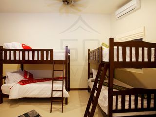 À louer 9 chambres villa à Mueang Phuket, Phuket