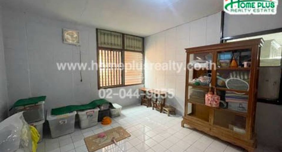 出售 2 卧室 独立屋 在 Saphan Sung, 曼谷