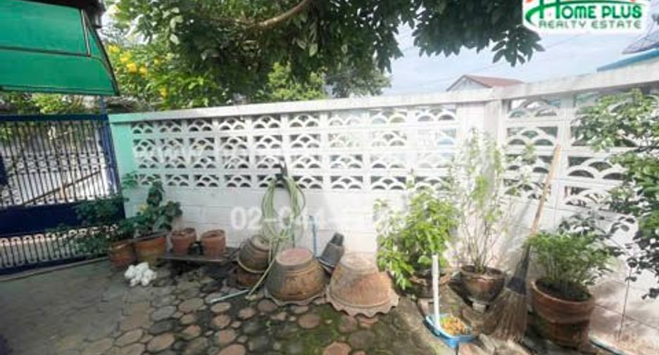出售 2 卧室 独立屋 在 Saphan Sung, 曼谷