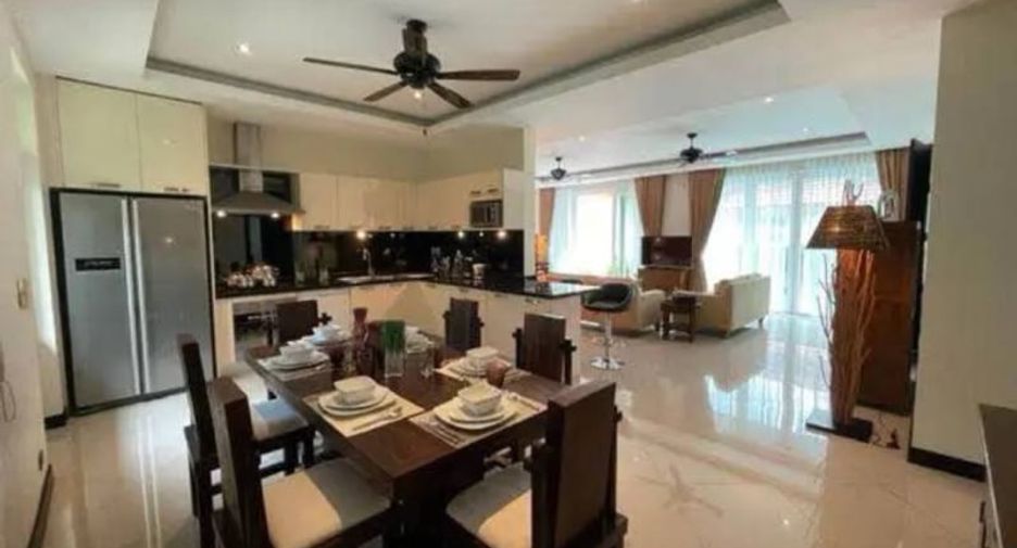 For rent 4 bedrooms villa in Bang Lamung, Chonburi