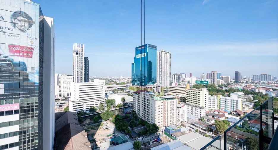 For sale 2 bedrooms condo in Watthana, Bangkok