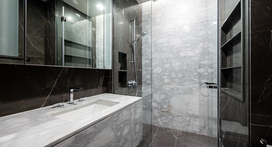 For sale 2 bedrooms condo in Watthana, Bangkok
