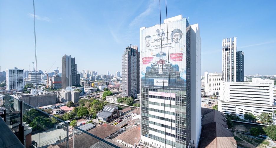 For sale 2 bedrooms condo in Watthana, Bangkok