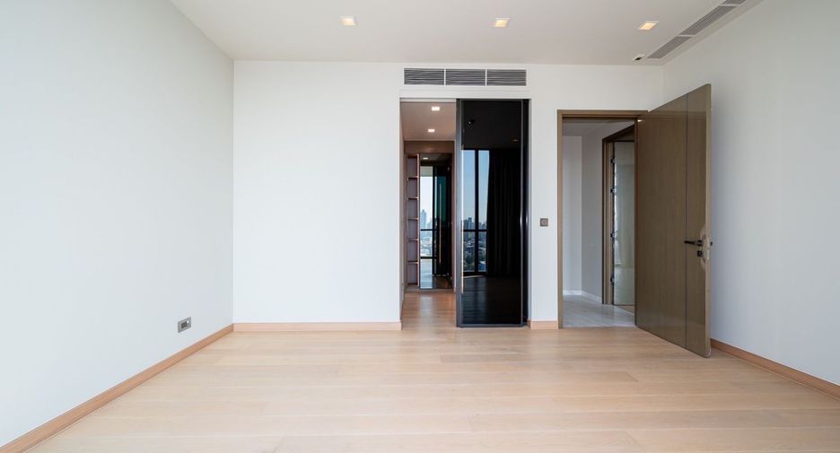 For sale 2 bedrooms condo in Watthana, Bangkok