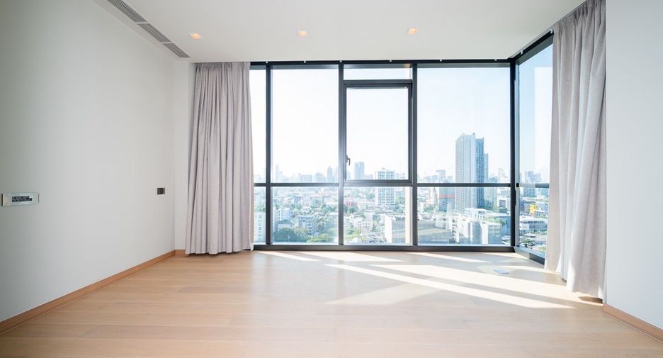 For sale 2 bedrooms condo in Watthana, Bangkok