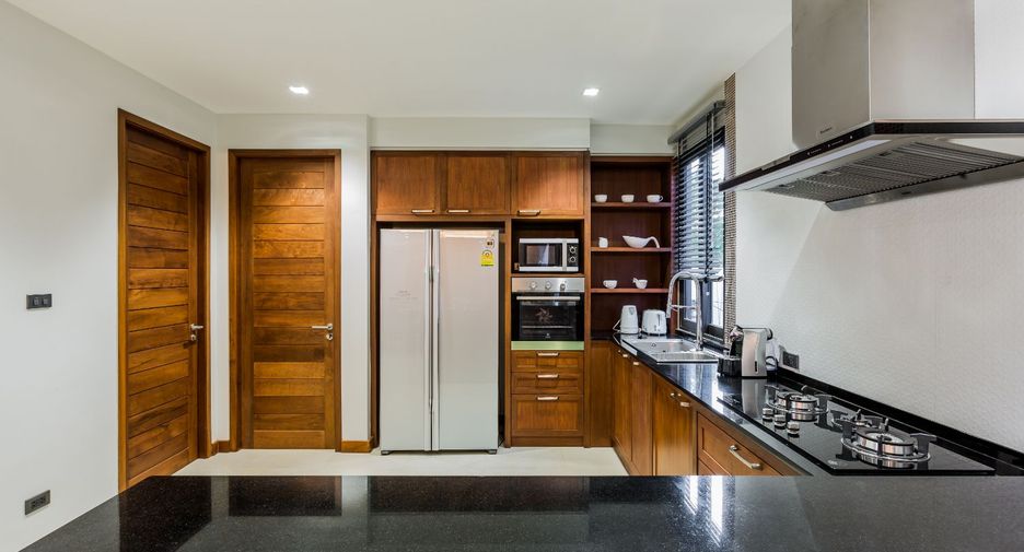For sale 4 bedrooms villa in Mueang Krabi, Krabi