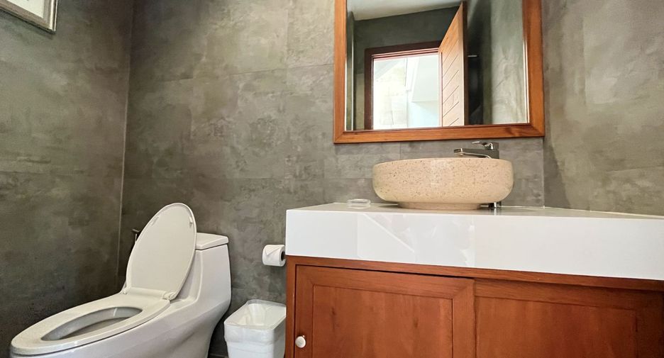 For sale 4 bedrooms villa in Mueang Krabi, Krabi