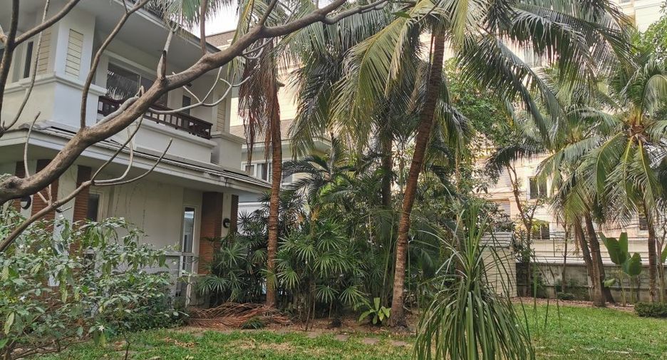 For rent 4 ベッドルーム house in Khlong Toei, Bangkok
