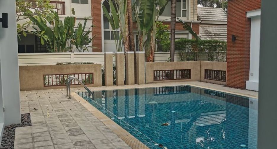 For rent 4 ベッドルーム house in Khlong Toei, Bangkok