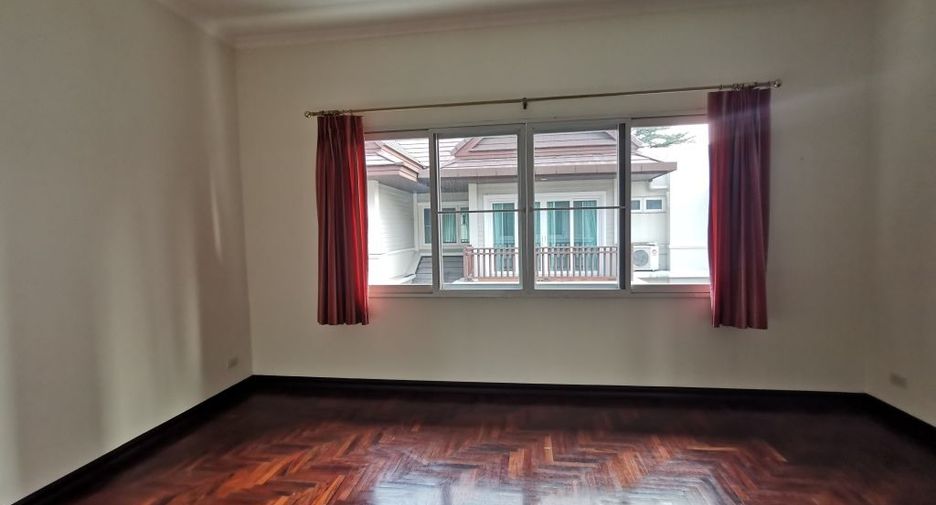 For rent 4 ベッドルーム house in Khlong Toei, Bangkok