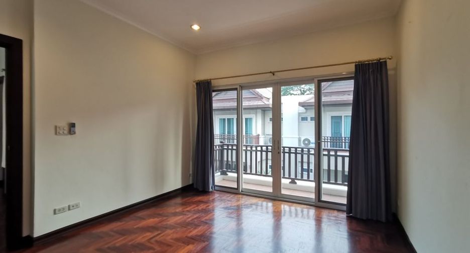 For rent 4 ベッドルーム house in Khlong Toei, Bangkok