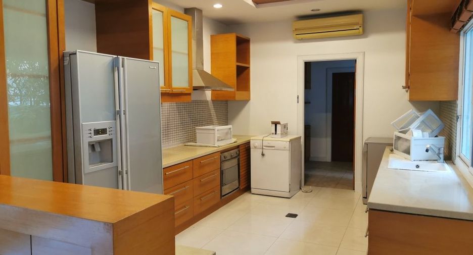 For rent 4 ベッドルーム house in Khlong Toei, Bangkok