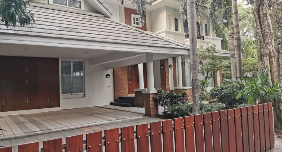 For rent 4 ベッドルーム house in Khlong Toei, Bangkok