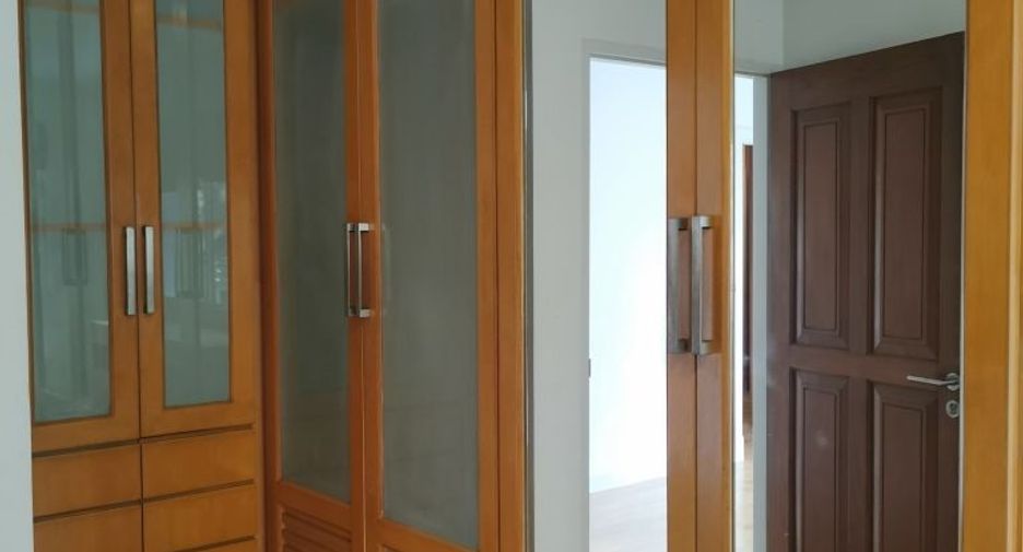 For rent 4 ベッドルーム house in Khlong Toei, Bangkok