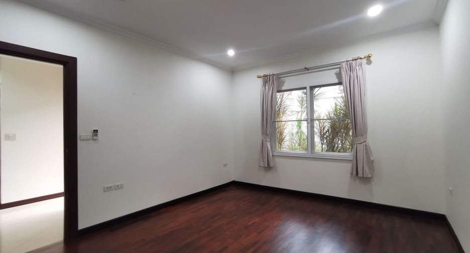 For rent 4 ベッドルーム house in Khlong Toei, Bangkok
