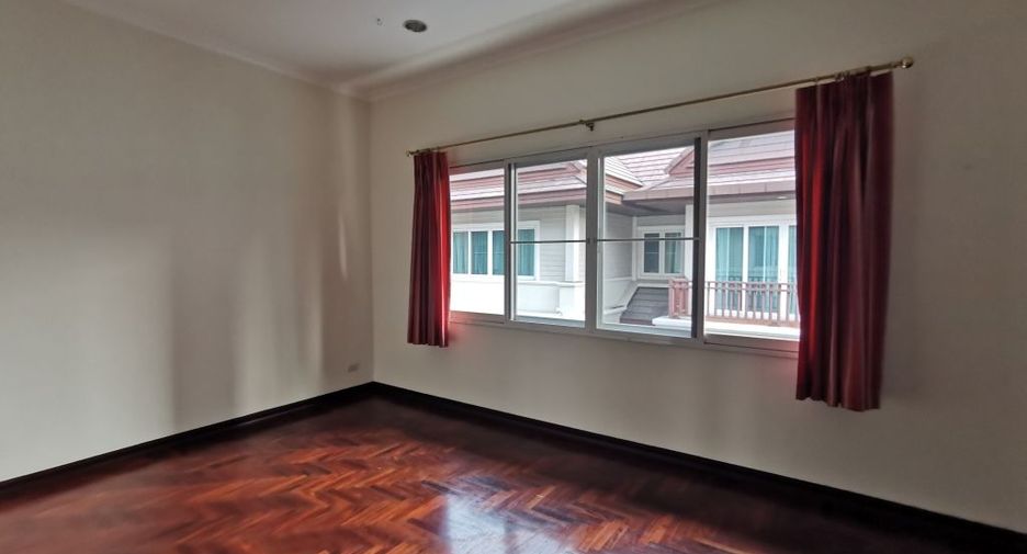 For rent 4 ベッドルーム house in Khlong Toei, Bangkok