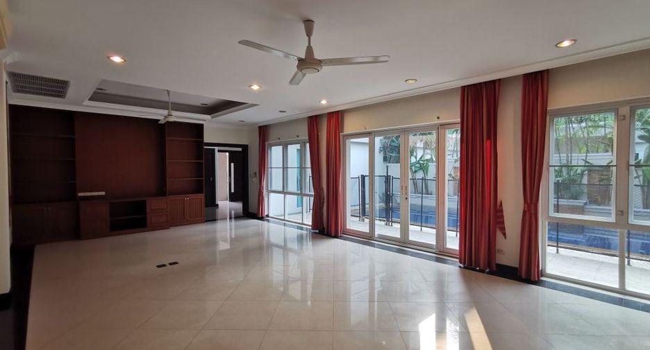 For rent 4 ベッドルーム house in Khlong Toei, Bangkok