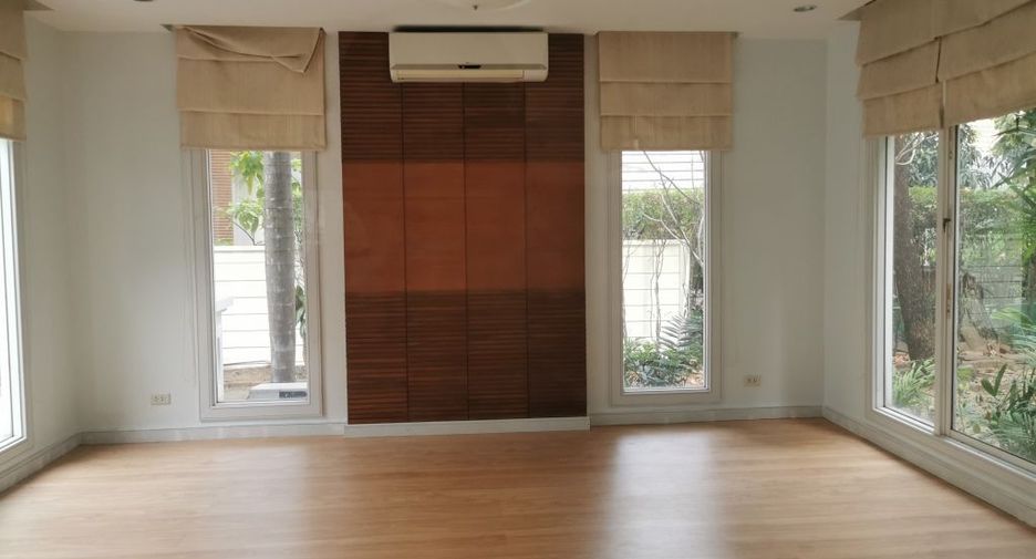 For rent 4 ベッドルーム house in Khlong Toei, Bangkok