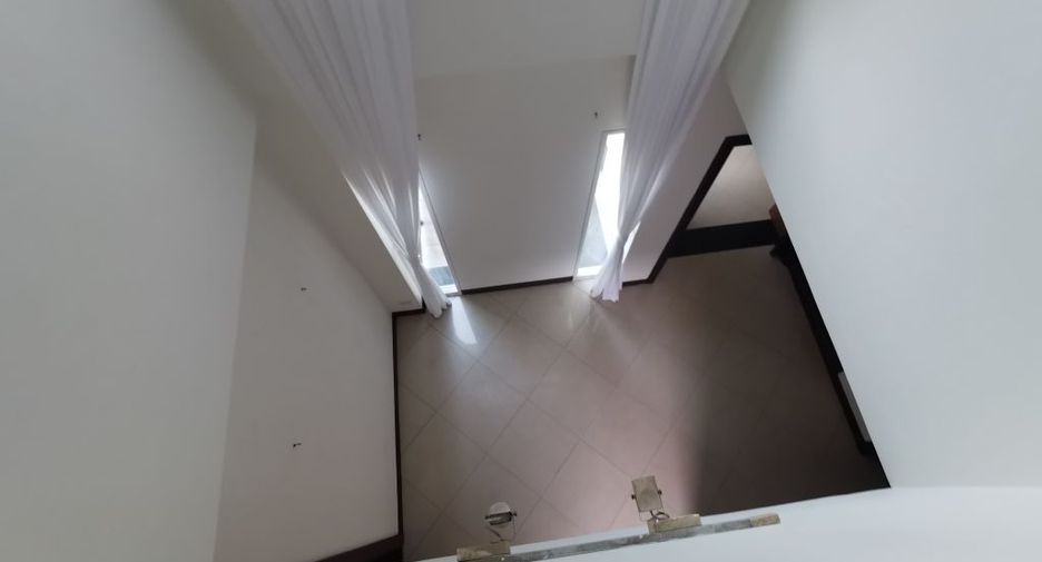 For rent 4 ベッドルーム house in Khlong Toei, Bangkok
