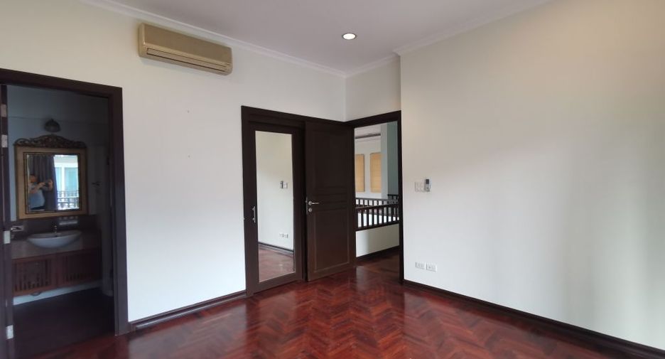 For rent 4 ベッドルーム house in Khlong Toei, Bangkok