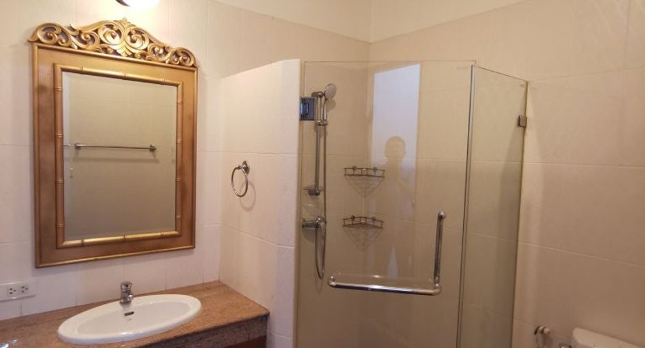 For rent 4 ベッドルーム house in Khlong Toei, Bangkok