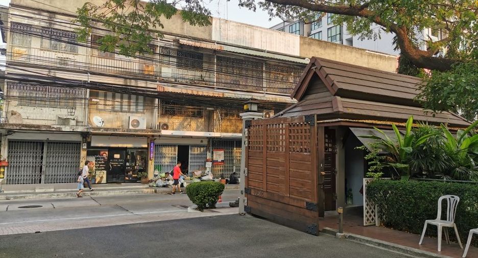 For rent 4 ベッドルーム house in Khlong Toei, Bangkok