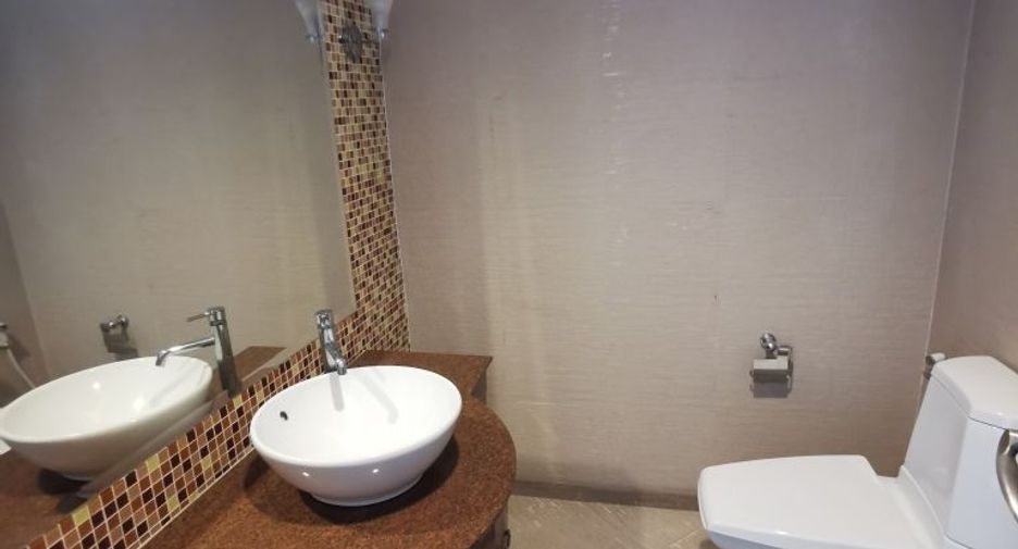 For rent 4 ベッドルーム house in Khlong Toei, Bangkok