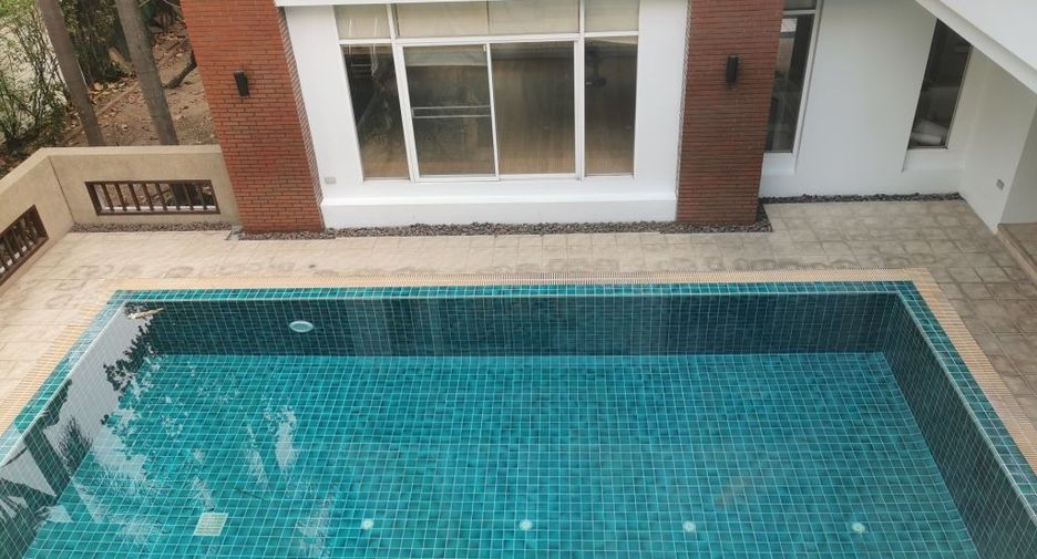 For rent 4 ベッドルーム house in Khlong Toei, Bangkok