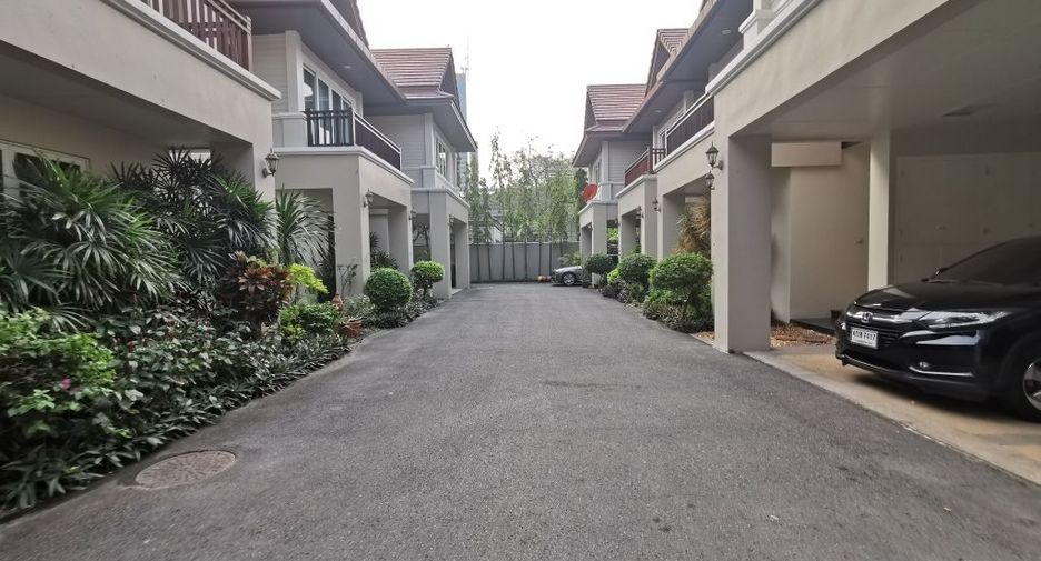 For rent 4 ベッドルーム house in Khlong Toei, Bangkok