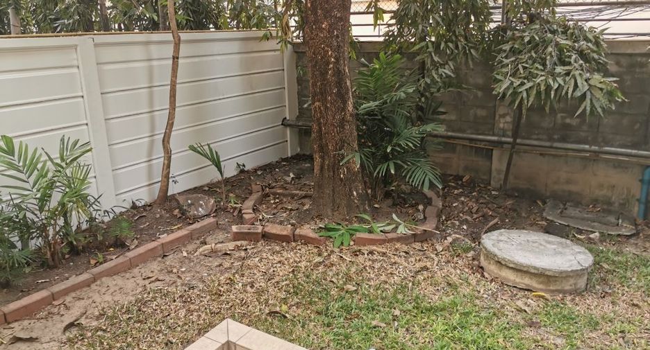 For rent 4 ベッドルーム house in Khlong Toei, Bangkok
