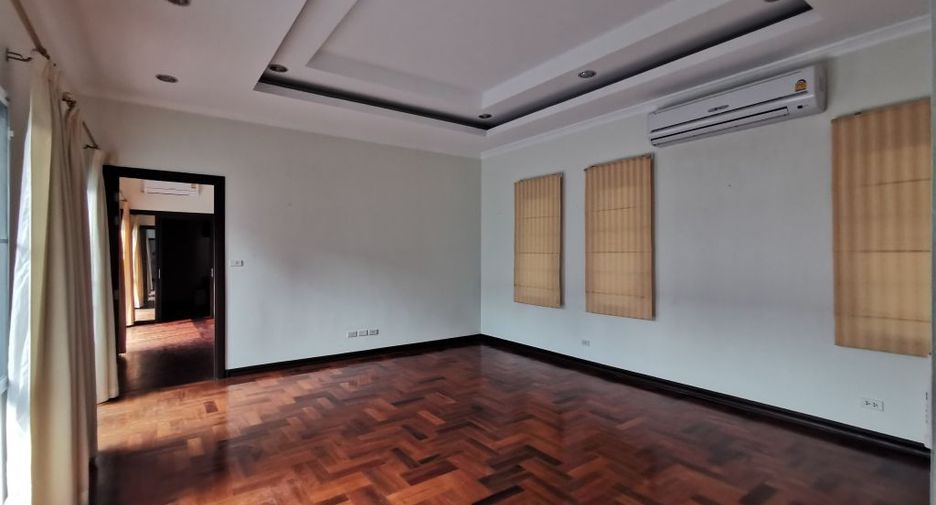 For rent 4 ベッドルーム house in Khlong Toei, Bangkok