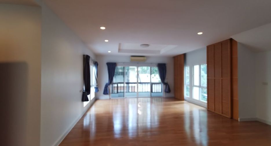For rent 4 ベッドルーム house in Khlong Toei, Bangkok