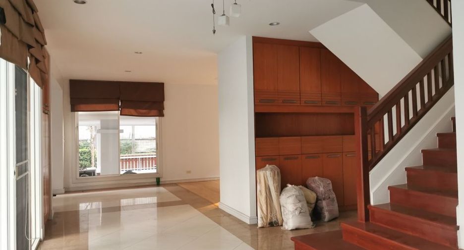 For rent 4 ベッドルーム house in Khlong Toei, Bangkok