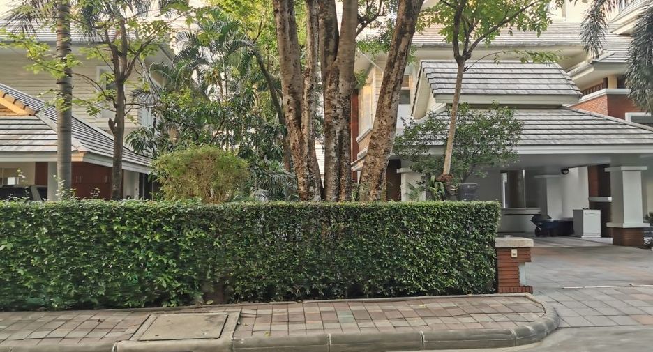 For rent 4 ベッドルーム house in Khlong Toei, Bangkok