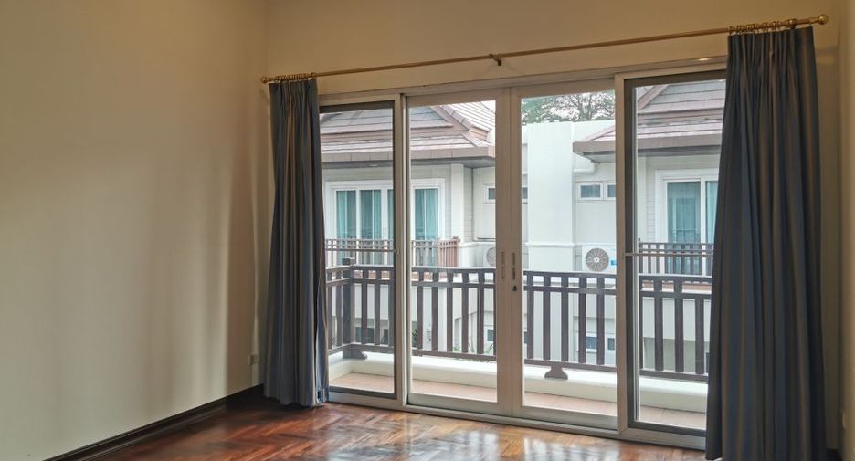 For rent 4 ベッドルーム house in Khlong Toei, Bangkok