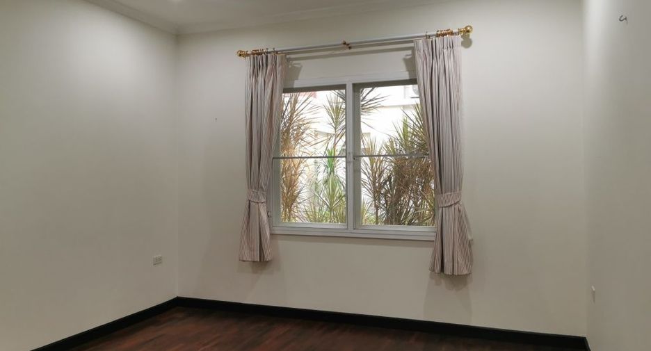 For rent 4 ベッドルーム house in Khlong Toei, Bangkok
