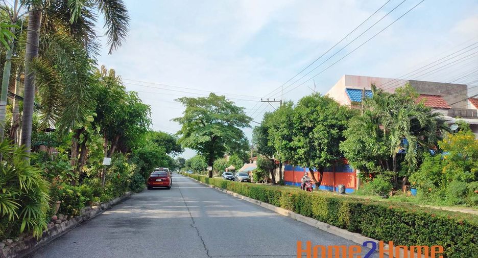 For sale 4 bedrooms townhouse in Thanyaburi, Pathum Thani