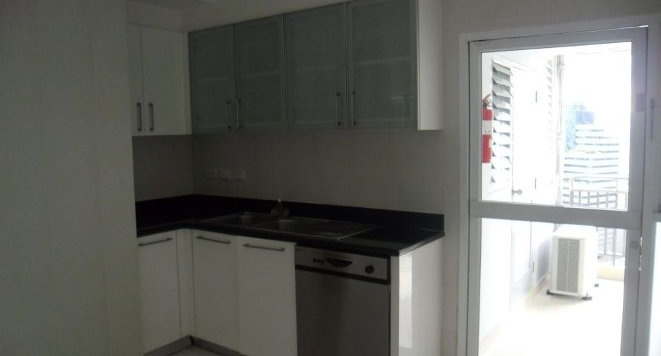 ให้เช่า 4 ห้องนอน คอนโด ใน คลองเตย, กรุงเทพฯ