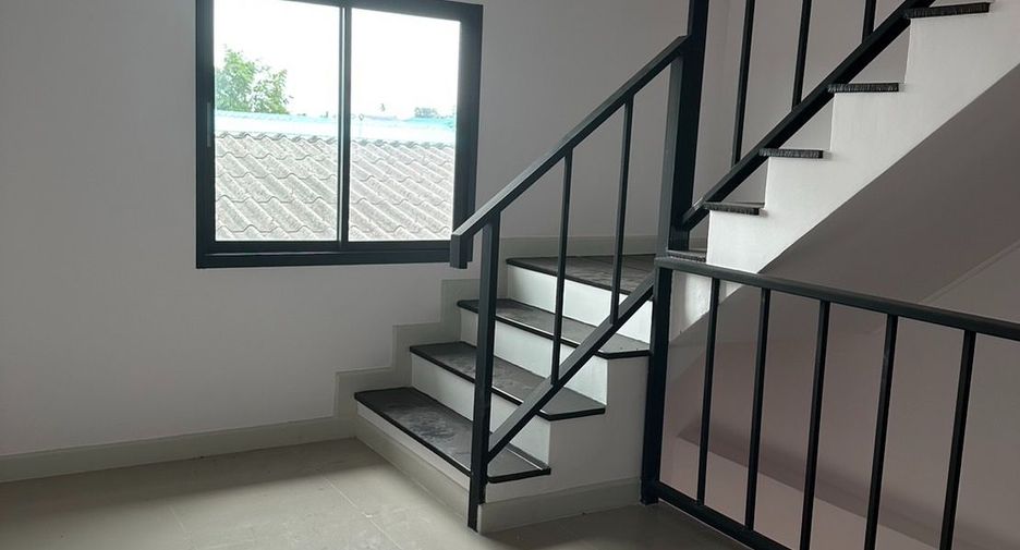 For sale 3 ベッドルーム townhouse in Mueang Rayong, Rayong