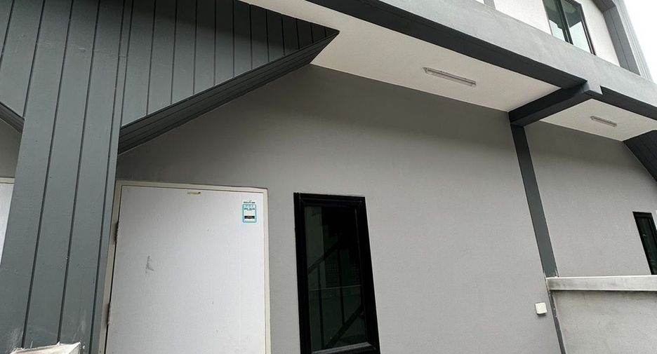 For sale 3 ベッドルーム townhouse in Mueang Rayong, Rayong