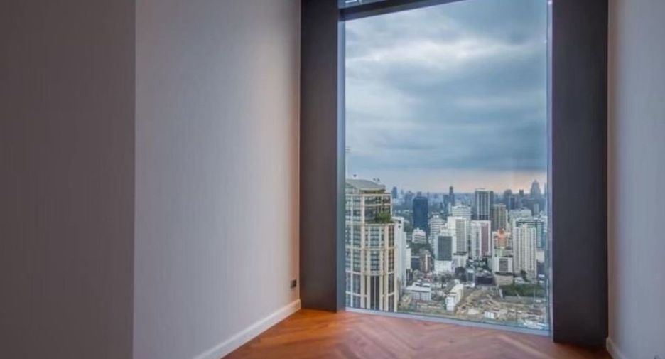 For rent and for sale 4 bedrooms condo in Khlong Toei, Bangkok